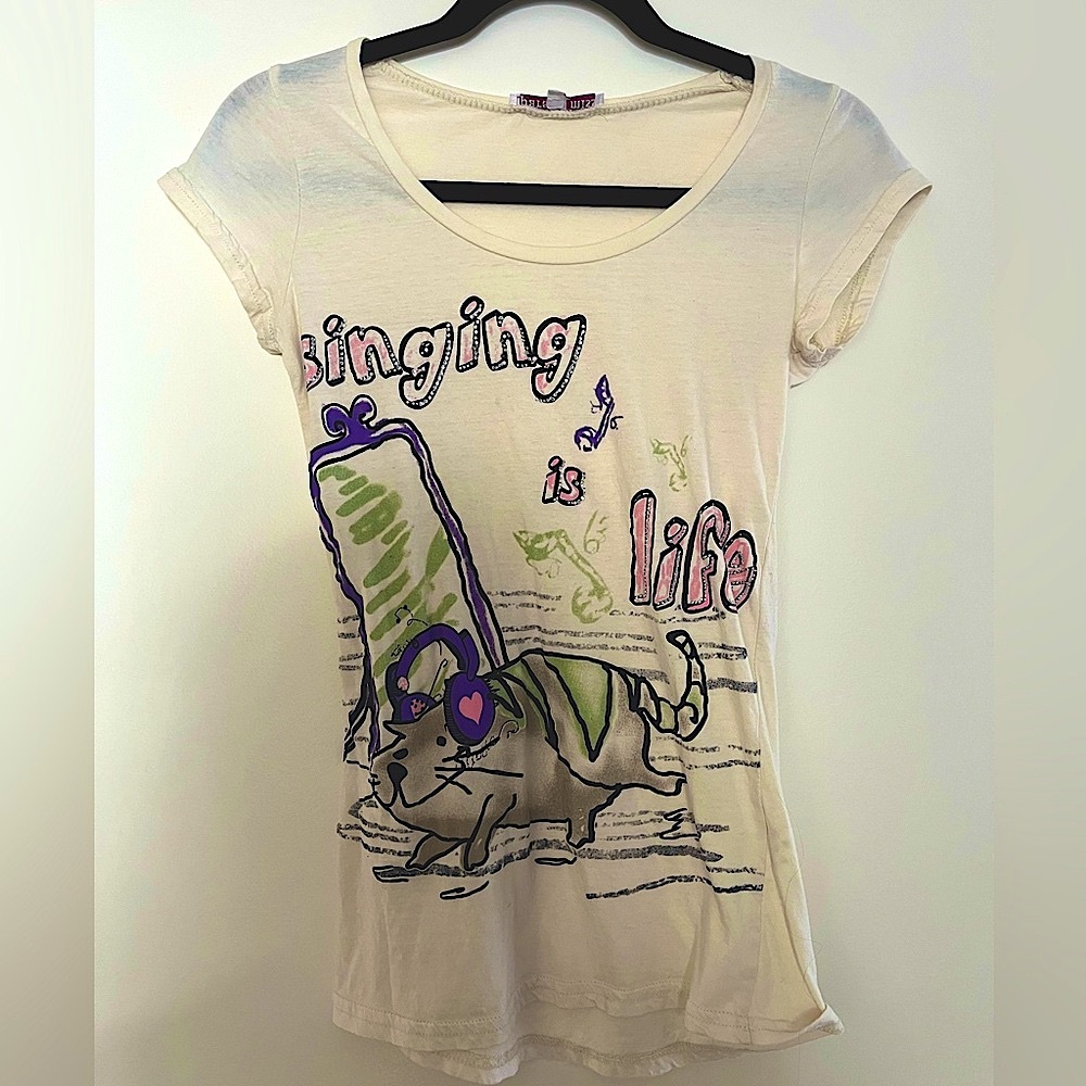 "Singing is life" Cat Junior’s T-shirt; Size Large